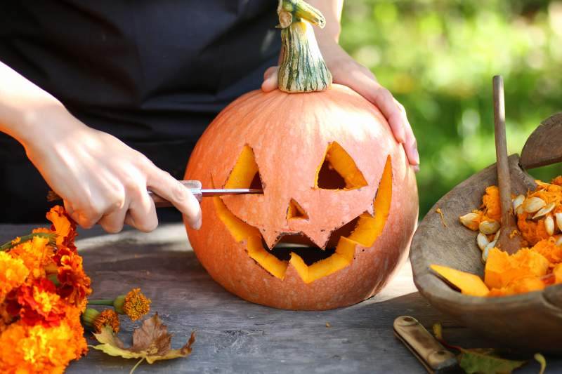 Dekorowanie dynią w Halloween - pomysły na ozdoby do wnętrz i ogrodów