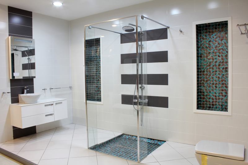 Jak zrobić prysznic narożny bez kabiny - instrukcja krok po kroku do stworzenia wnęki prysznicowej